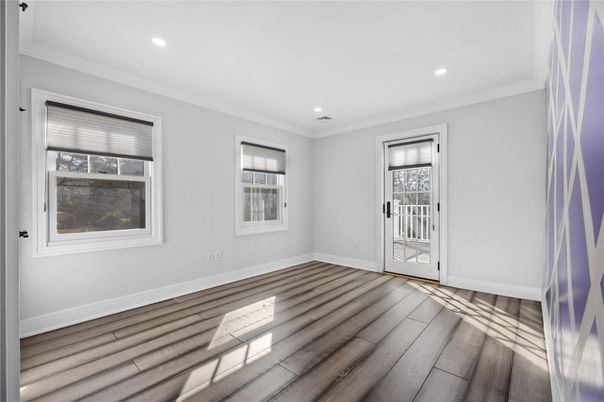 Empty room, Interior, Recessed Lighting, Wood Texture Flooring