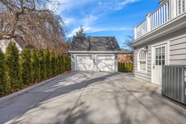 Detached Garage, Exterior