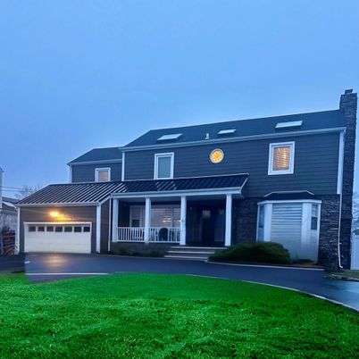 Attached, Exterior, Facade, Farmhouse