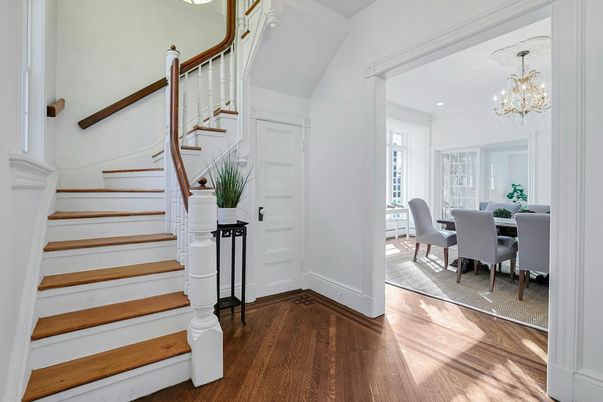 Chandelier, Dining room, Interior, Recessed Lighting, Wood Texture Flooring