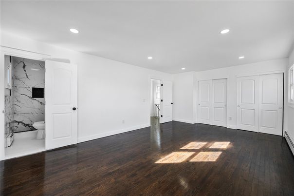 Empty room, Interior, Marble Walls, Recessed Lighting, Wood Texture Flooring