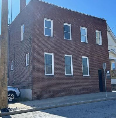 Exterior, Facade, Brick Facade, Rowhouse