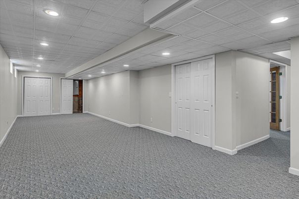 Empty room, Interior, Recessed Lighting