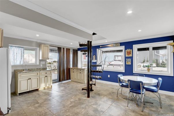 Dining room, Interior, Recessed Lighting