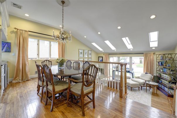 Chandelier, Dining room, Interior, Recessed Lighting, Wood Texture Flooring