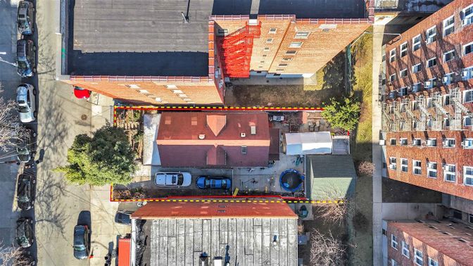 Exterior, Drone