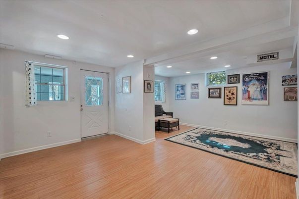 Interior, Recessed Lighting, Wood Texture Flooring