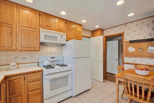 Dining room, Interior, Kitchen, Recessed Lighting