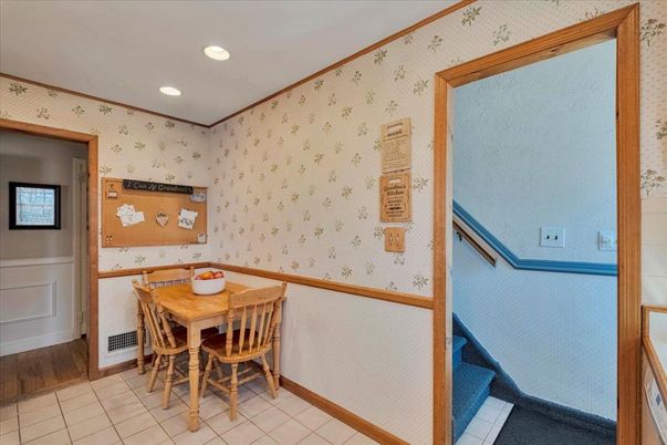 Dining room, Interior, Recessed Lighting, Wood Texture Flooring