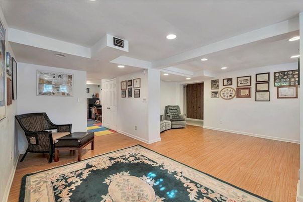 Interior, Recessed Lighting, Wood Texture Flooring