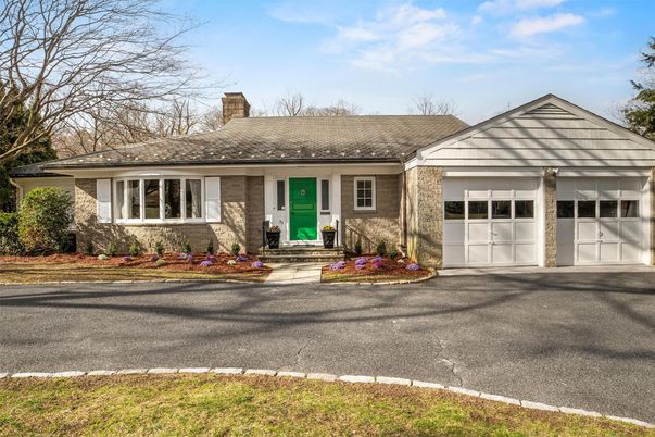 Attached, Exterior, Facade, Ranch