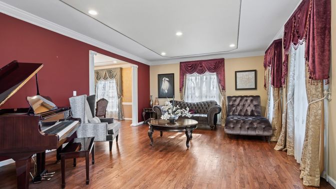 Interior, Living room, Piano, Recessed Lighting, Wood Texture Flooring