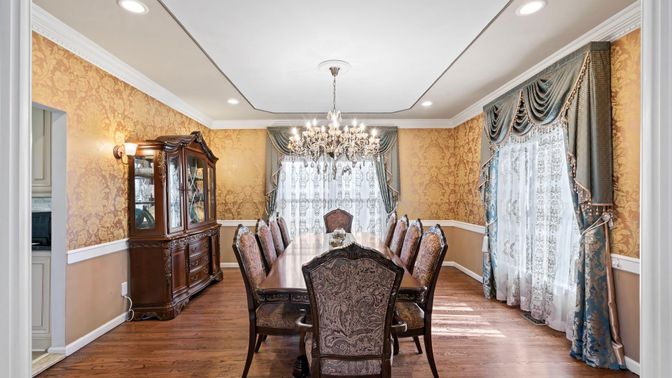 Chandelier, Dining room, Interior, Recessed Lighting, Wood Texture Flooring