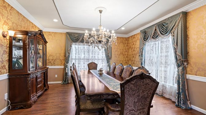 Chandelier, Dining room, Interior, Recessed Lighting, Wood Texture Flooring