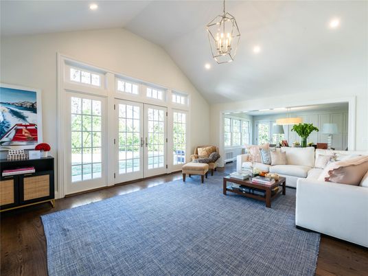 Interior, Living room, Pendant Lights, Recessed Lighting, Wood Texture Flooring