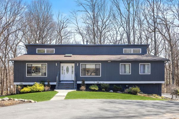 Exterior, Facade, Raised Ranch