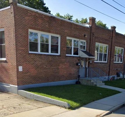 Exterior, Facade, Brick Facade, Rowhouse