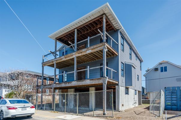 Exterior, Facade, None