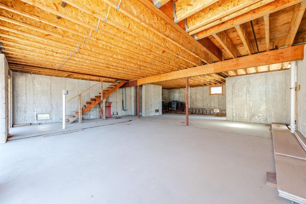 Empty room, Interior, Wooden Beams, Wooden Ceilings