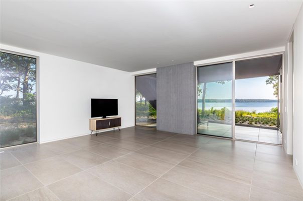 Empty room, Interior, Recessed Lighting, Water