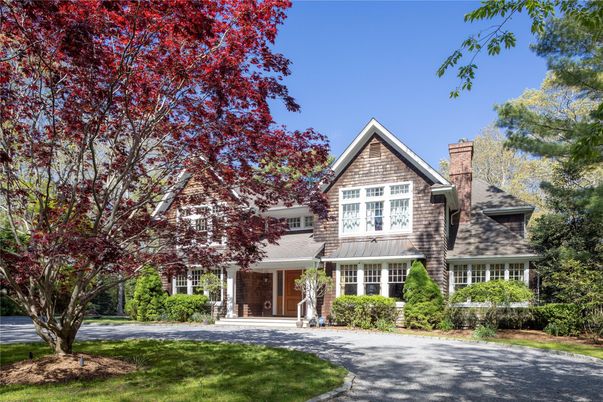 Exterior, Facade, Brick Facade, Brick Traditional