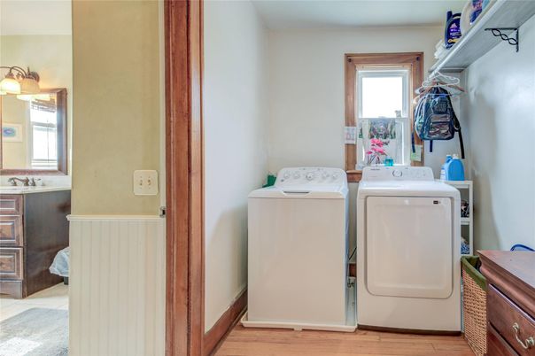 Interior, Washer, Wood Texture Flooring