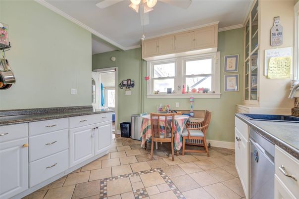 Dining room, Interior