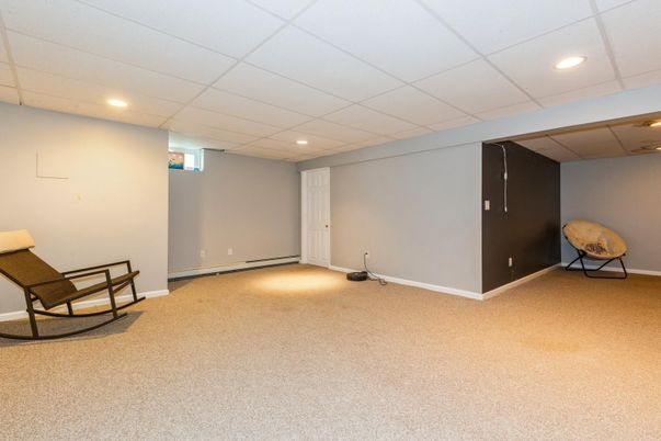 Empty room, Interior, Recessed Lighting