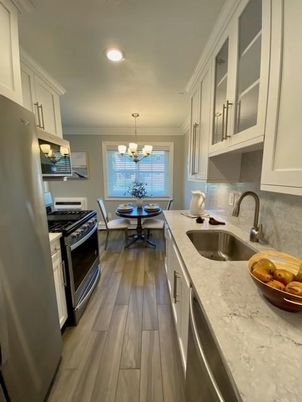Chandelier, Dining room, Interior, Kitchen, Recessed Lighting, Wood Texture Flooring