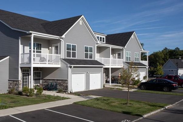 Attached, Exterior, Facade, Farmhouse