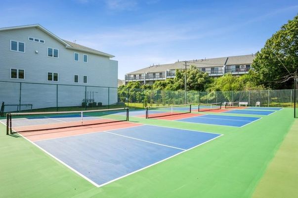 Exterior, Tennis Courts