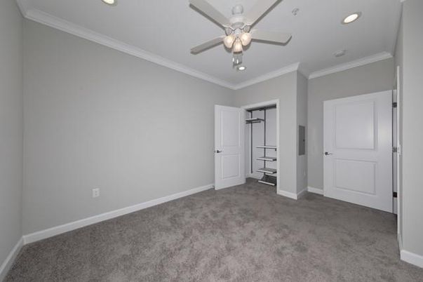 Empty room, Interior, Recessed Lighting