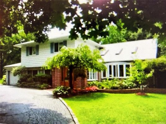 Attached, Exterior, Facade, Brick Facade, Split Level