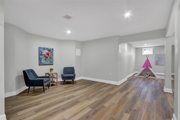Interior, Recessed Lighting, Wood Texture Flooring