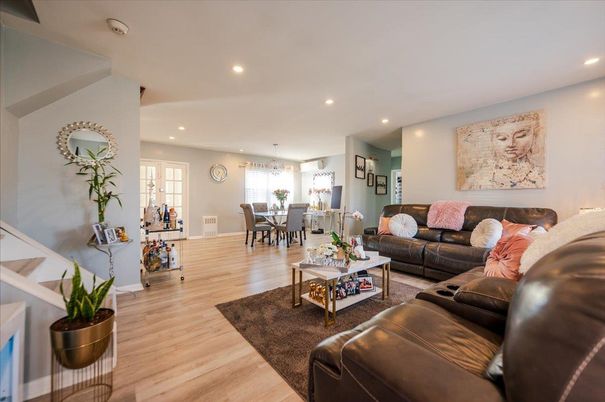 Dining room, Interior, Living room, Pendant Lights, Recessed Lighting, Wood Texture Flooring