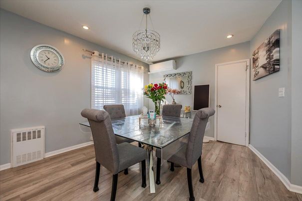 Chandelier, Dining room, Interior, Recessed Lighting, Wood Texture Flooring