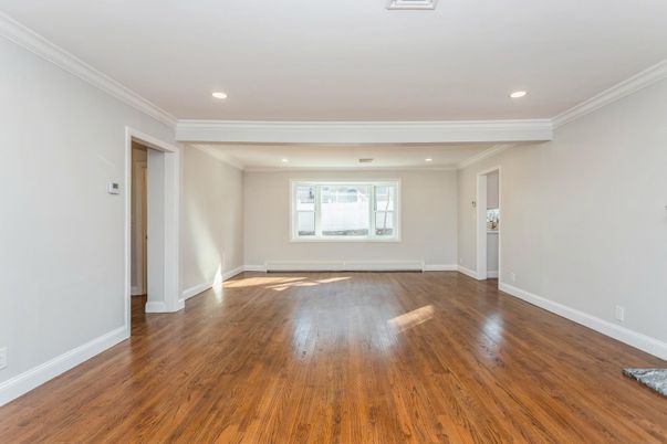 Empty room, Interior, Recessed Lighting, Wood Texture Flooring