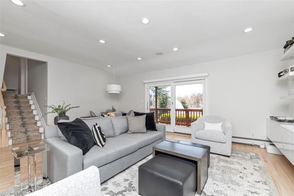 Interior, Living room, Pendant Lights, Recessed Lighting, Wood Texture Flooring