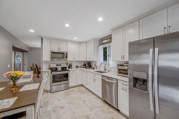 Dining room, Interior, Kitchen, Recessed Lighting, Stainless Steel Appliances