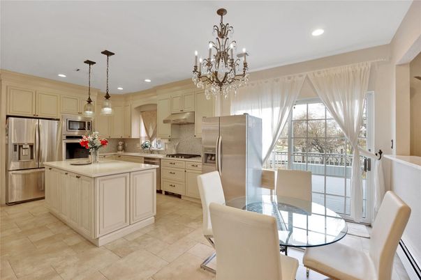 Chandelier, Dining room, Interior, Kitchen, Pendant Lights, Recessed Lighting, Stainless Steel Appliances