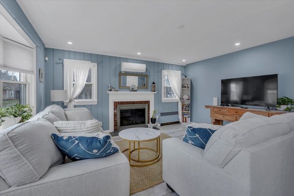 Fireplace, Interior, Living room, Recessed Lighting