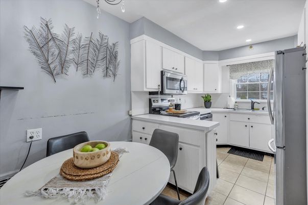Dining room, Interior, Kitchen, Recessed Lighting