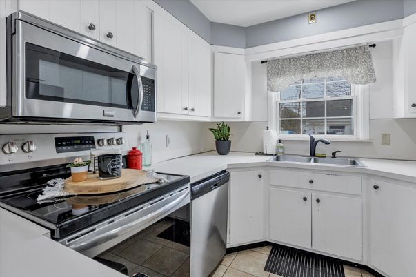 Interior, Kitchen, Stainless Steel Appliances
