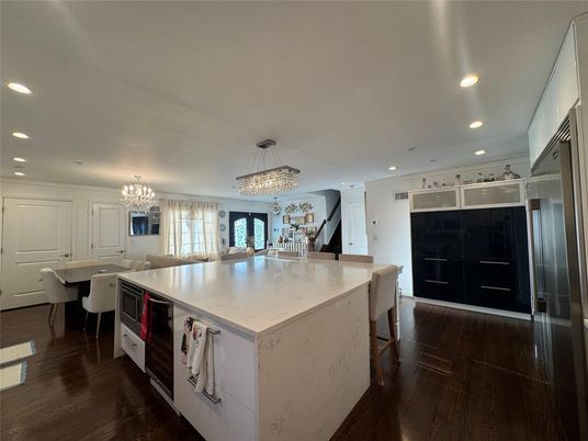 Chandelier, Dining room, Interior, Kitchen, Pendant Lights, Recessed Lighting, Wood Texture Flooring