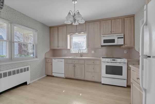 Chandelier, Interior, Kitchen, Wood Texture Flooring