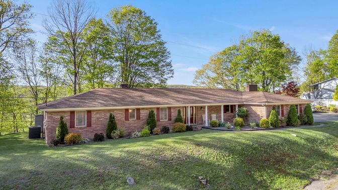 Exterior, Facade, Brick Facade, Ranch
