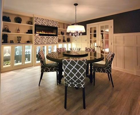 Chandelier, Dining room, Fireplace, Interior, Pendant Lights, Wood Texture Flooring