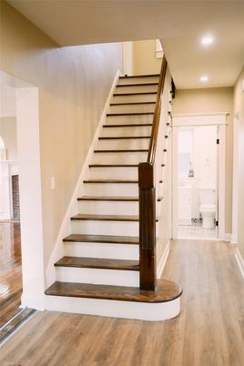 Interior, Recessed Lighting, Wood Texture Flooring