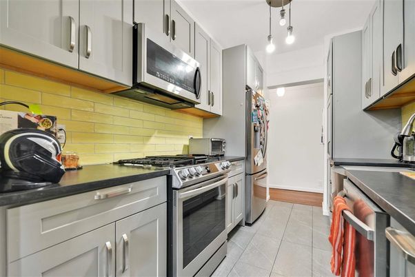 Interior, Kitchen, Pendant Lights, Stainless Steel Appliances