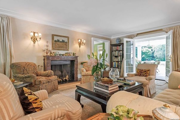 Fireplace, Interior, Living room